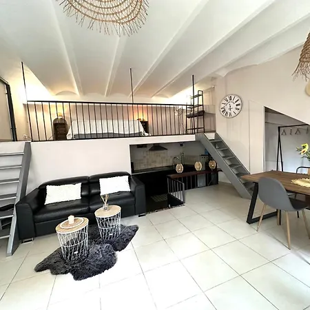 Les Platanes Apartment
